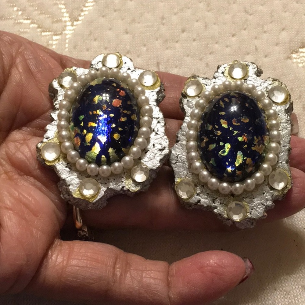 Nordstrom’s ClipEarrings,Faux Lapis andSilver color.Lightweight and comfortable